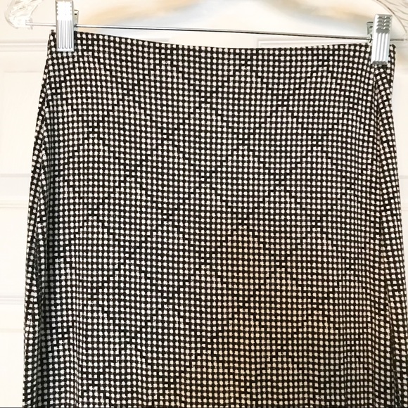 Old Navy stretchy pencil midi skirt size S tall - Picture 2 of 4